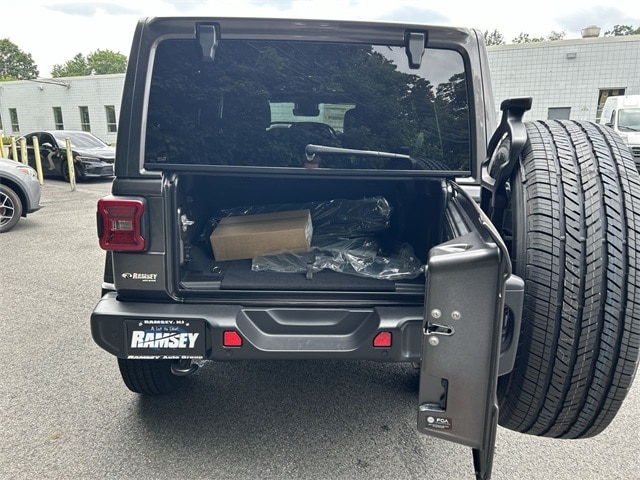 2025 Jeep Wrangler 4-Door Sahara - Photo 16