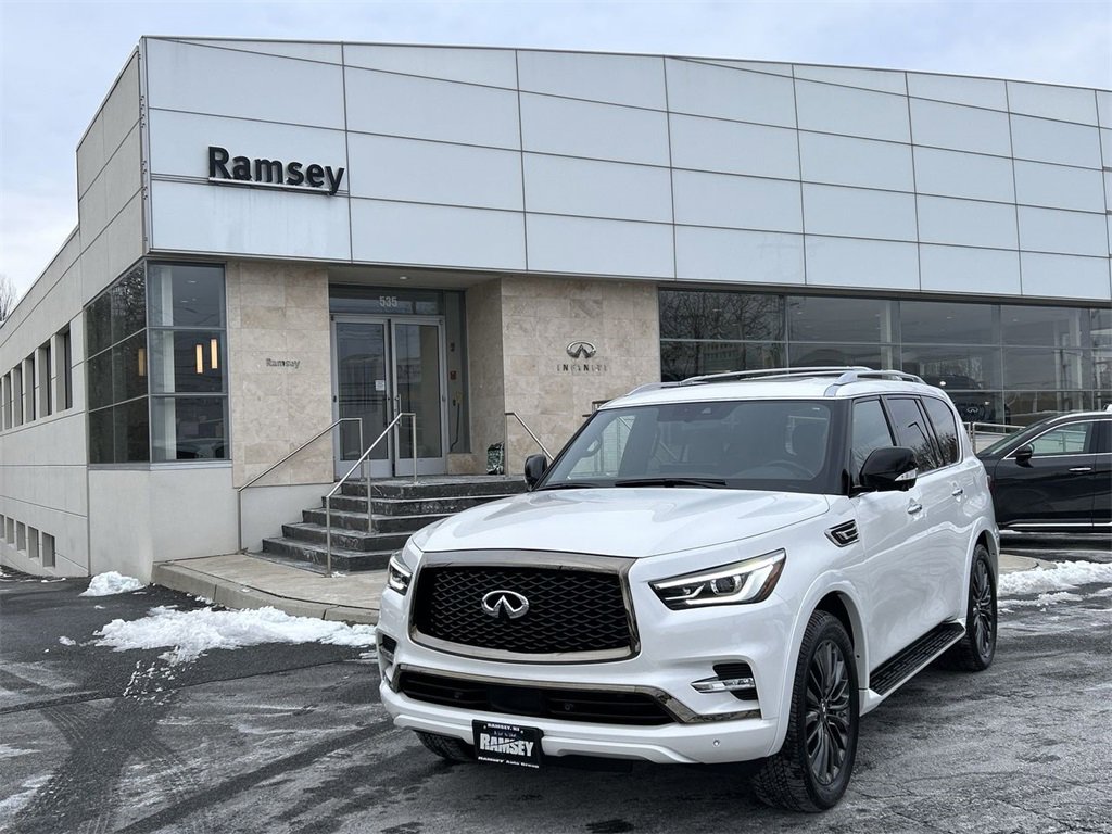 2024 INFINITI QX80 Sensory 4WD's photo