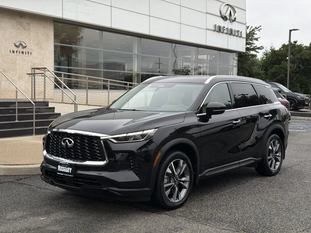 2024 INFINITI QX60 LUXE