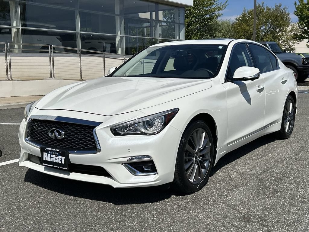 2023 INFINITI Q50 LUXE