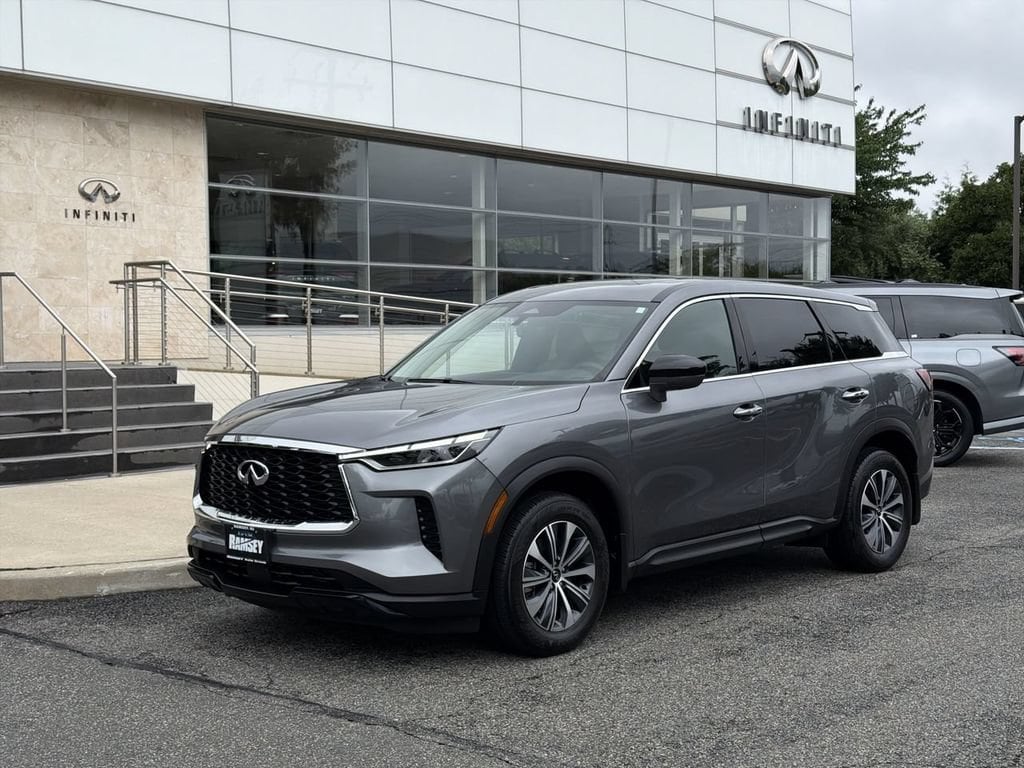 2025 INFINITI QX60 PURE