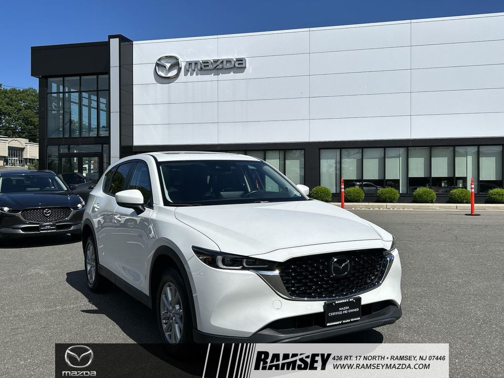 2023 Mazda CX-5 S Preferred package Auto AWD's photo