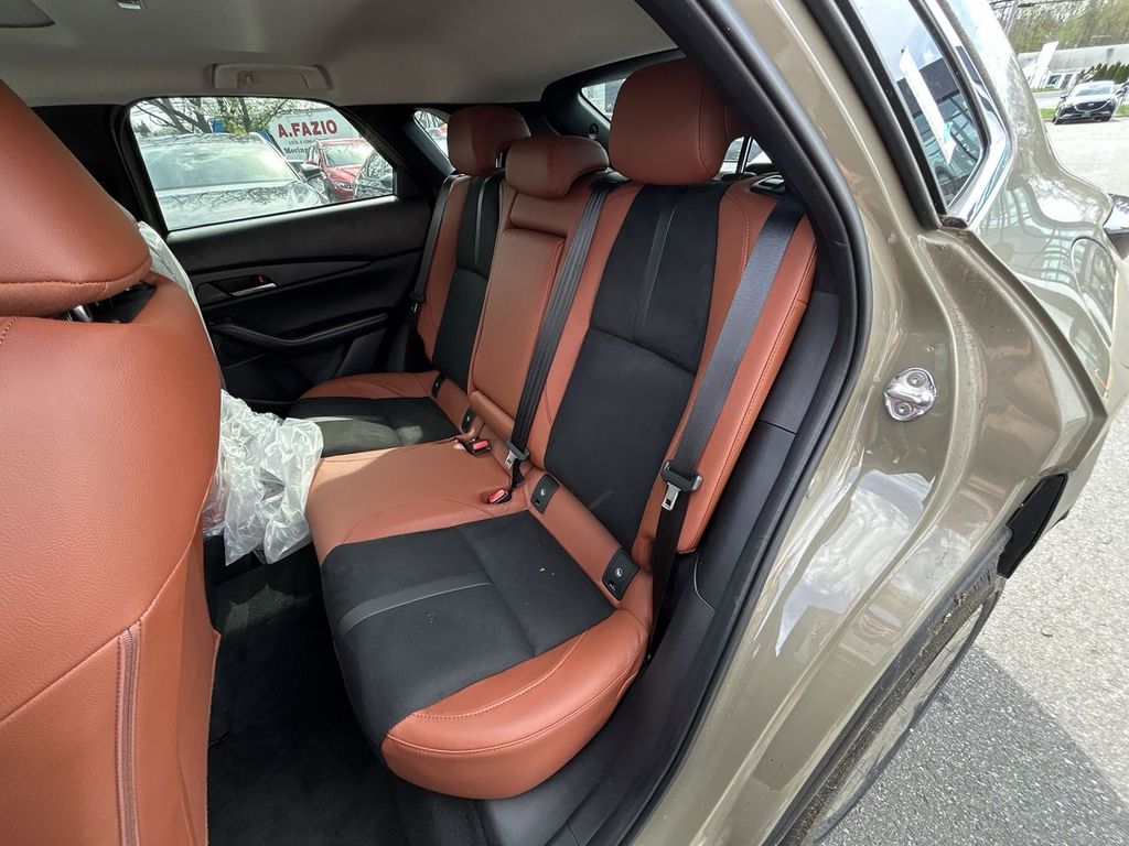 2025 Mazda CX-30 Carbon Turbo - Photo 13