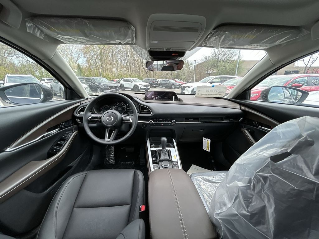 2025 Mazda CX-30 Premium - Photo 12