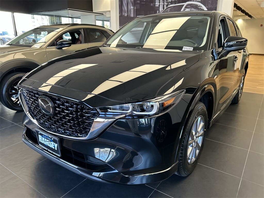 2025 Mazda CX-5 Select photo 4