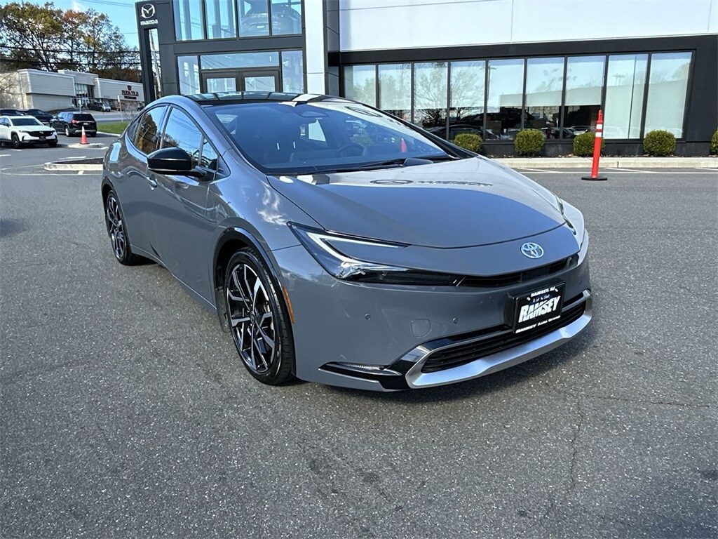2024 Toyota Prius Prime XSE Premium photo 2