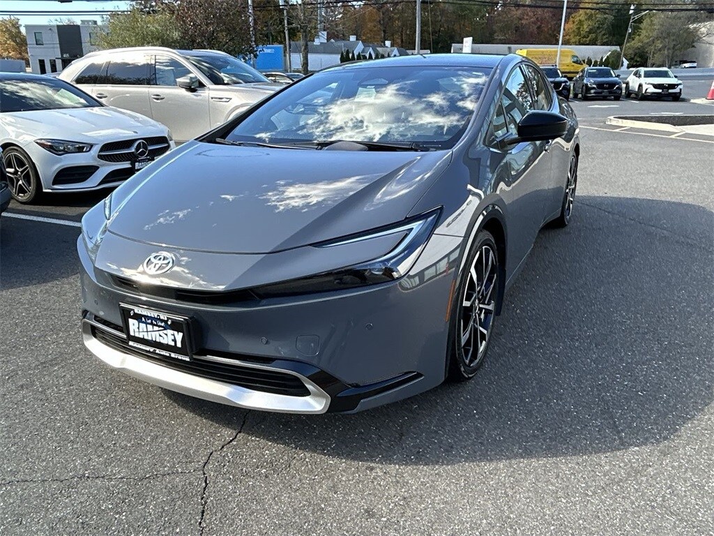 2024 Toyota Prius Prime XSE Premium photo 4
