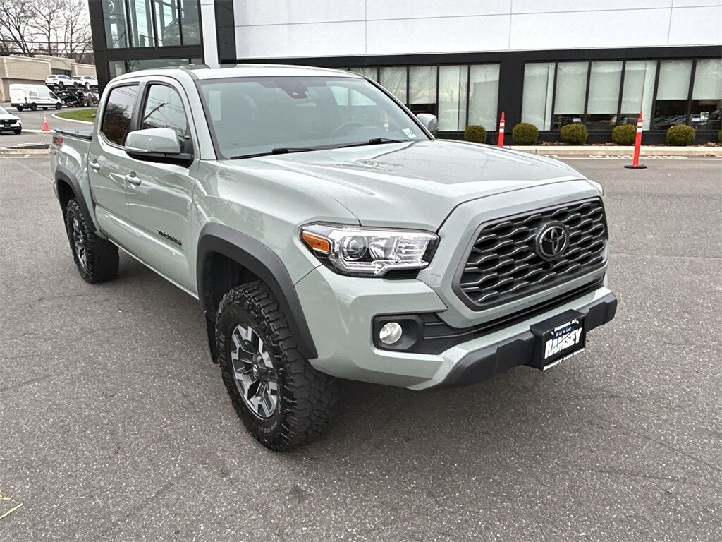 2023 Toyota Tacoma TRD Off-Road V6 photo 2