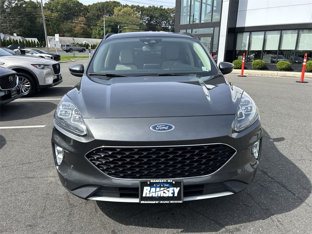 2020 Ford Escape Titanium photo 3