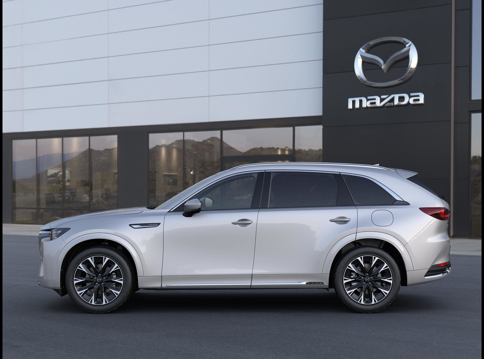 2025 Mazda CX-90 Premium photo 3
