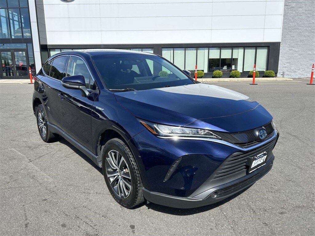 2021 Toyota Venza LE photo 2