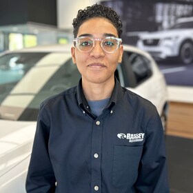 Staff member Elena Da Costa from ID_f91ac6