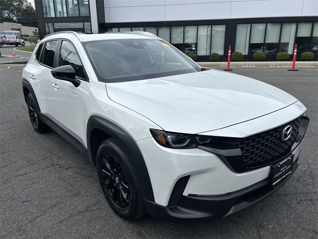 2023 Mazda CX-50 2.5 Preferred Plus photo 2