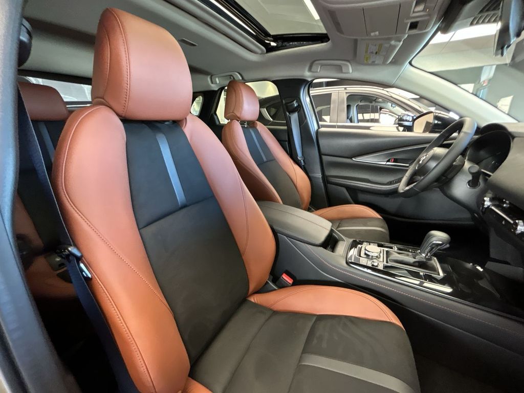 2025 Mazda CX-30 Carbon Turbo - Photo 15