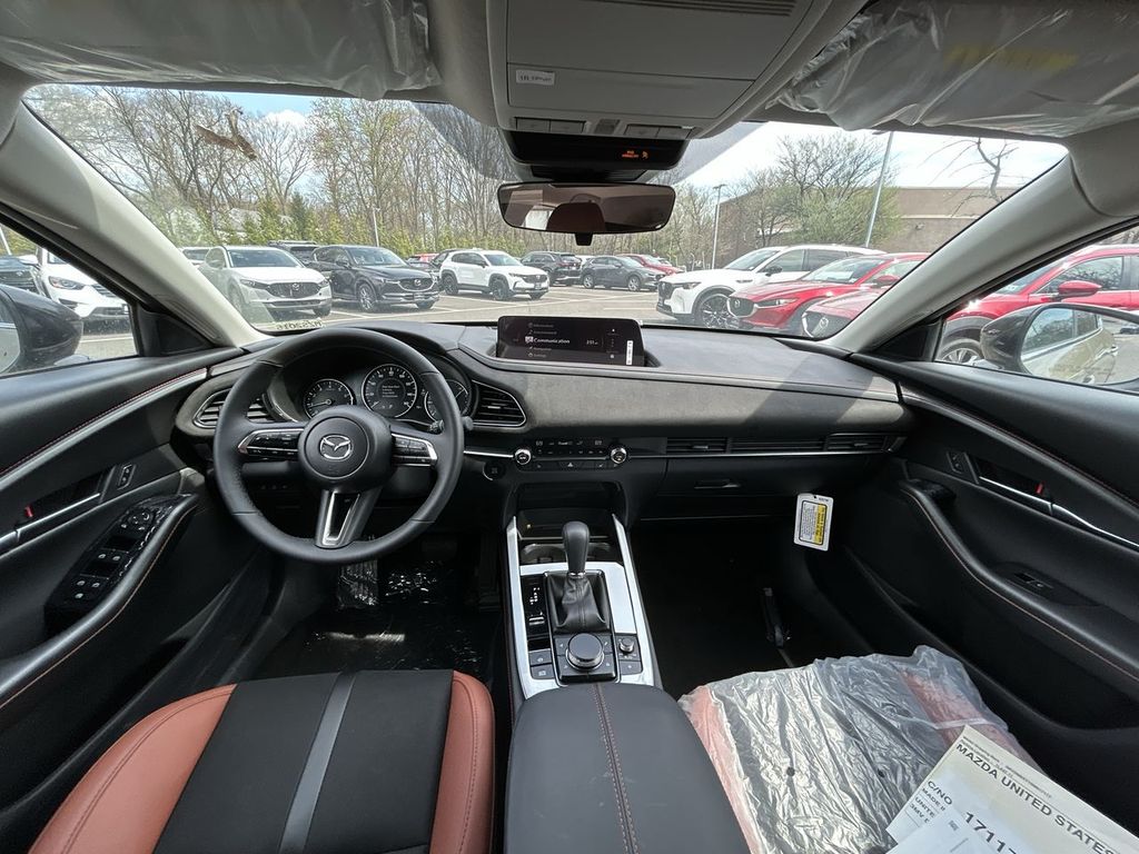 2025 Mazda CX-30 Carbon Turbo - Photo 12