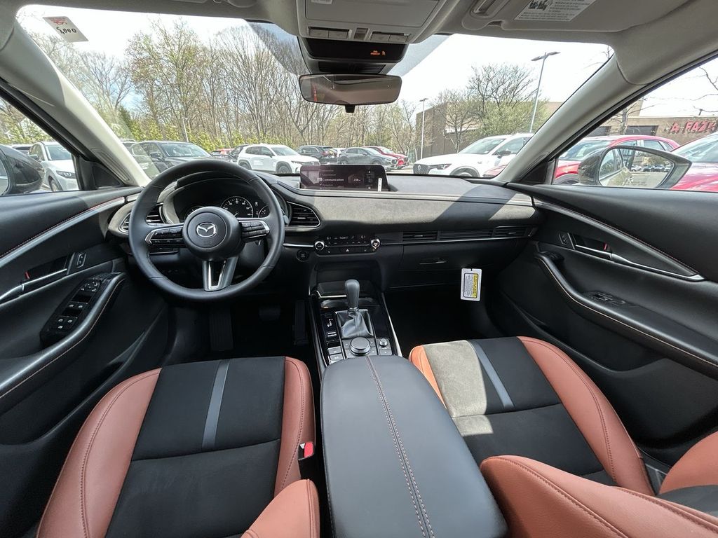 2025 Mazda CX-30 Carbon Turbo - Photo 12