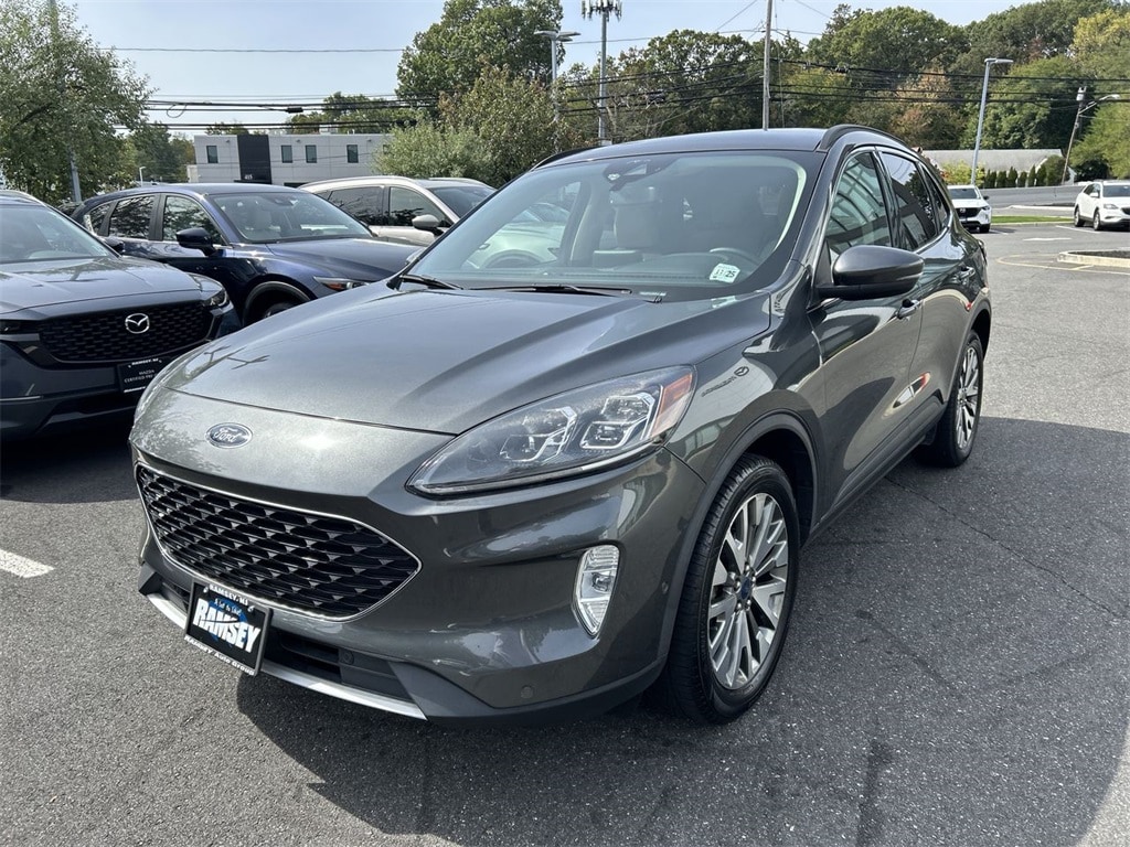 2020 Ford Escape Titanium photo 4