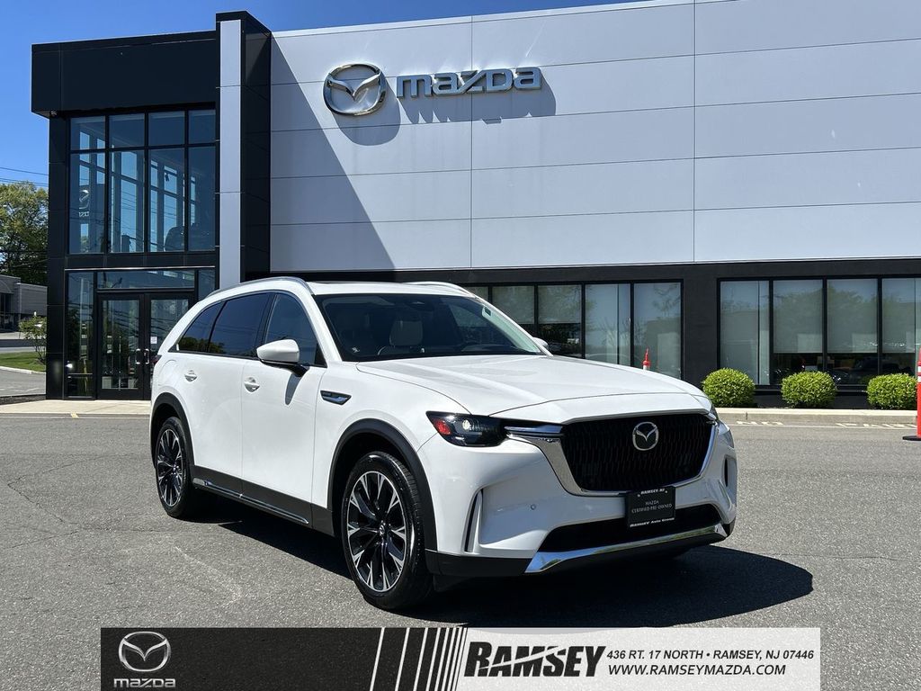 2025 Mazda CX-90 PHEV Premium Plus Package's photo