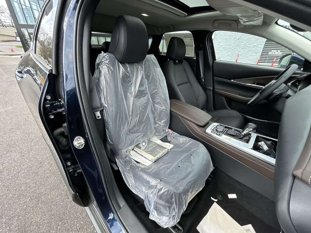 2025 Mazda CX-30 Premium - Photo 15