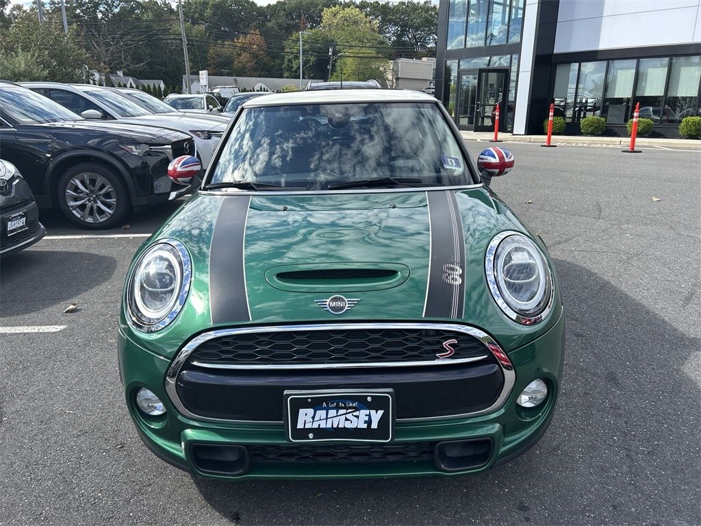2019 Mini Cooper Hardtop S photo 2