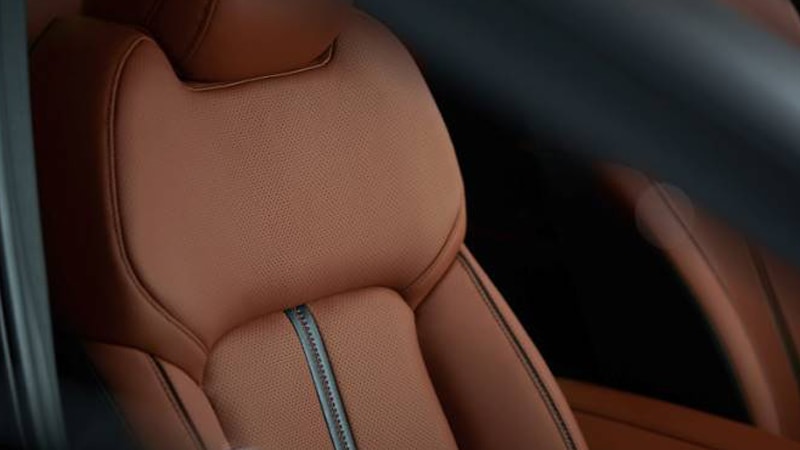 RMaz-800x450-interior-seats.png