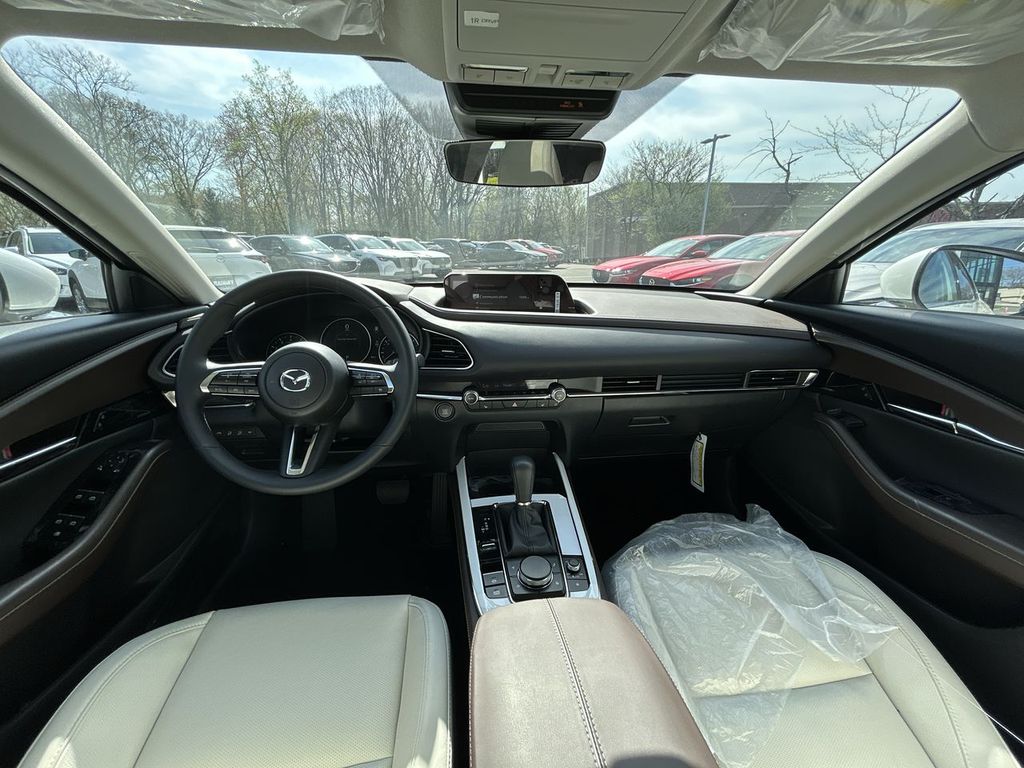 2025 Mazda CX-30 Premium - Photo 12