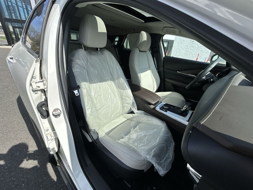 2025 Mazda CX-30 Premium - Photo 15