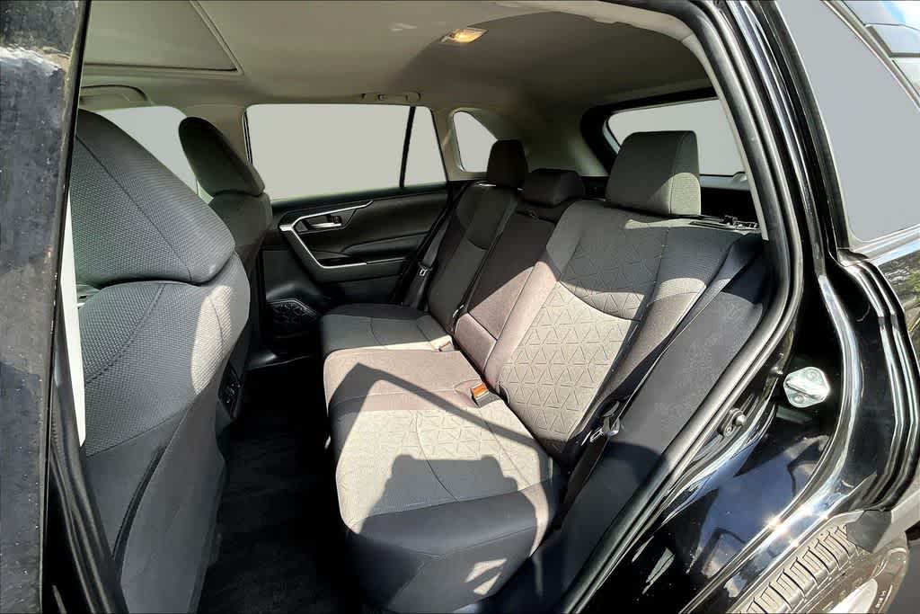 Thumbnail: 2021 Toyota RAV4 - 28