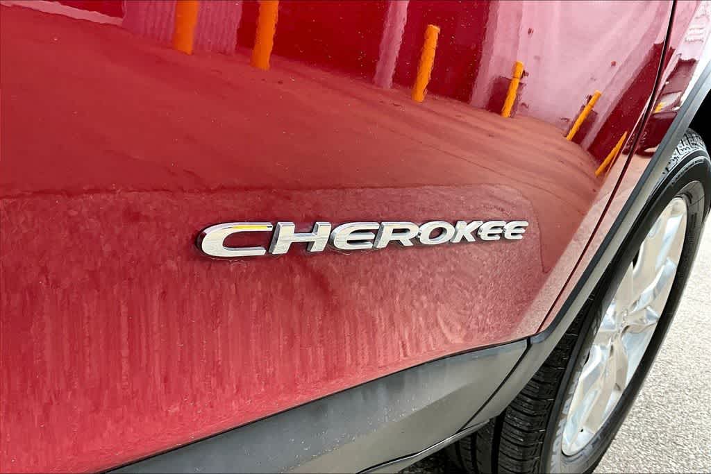 Thumbnail: 2017 Jeep Cherokee - 32