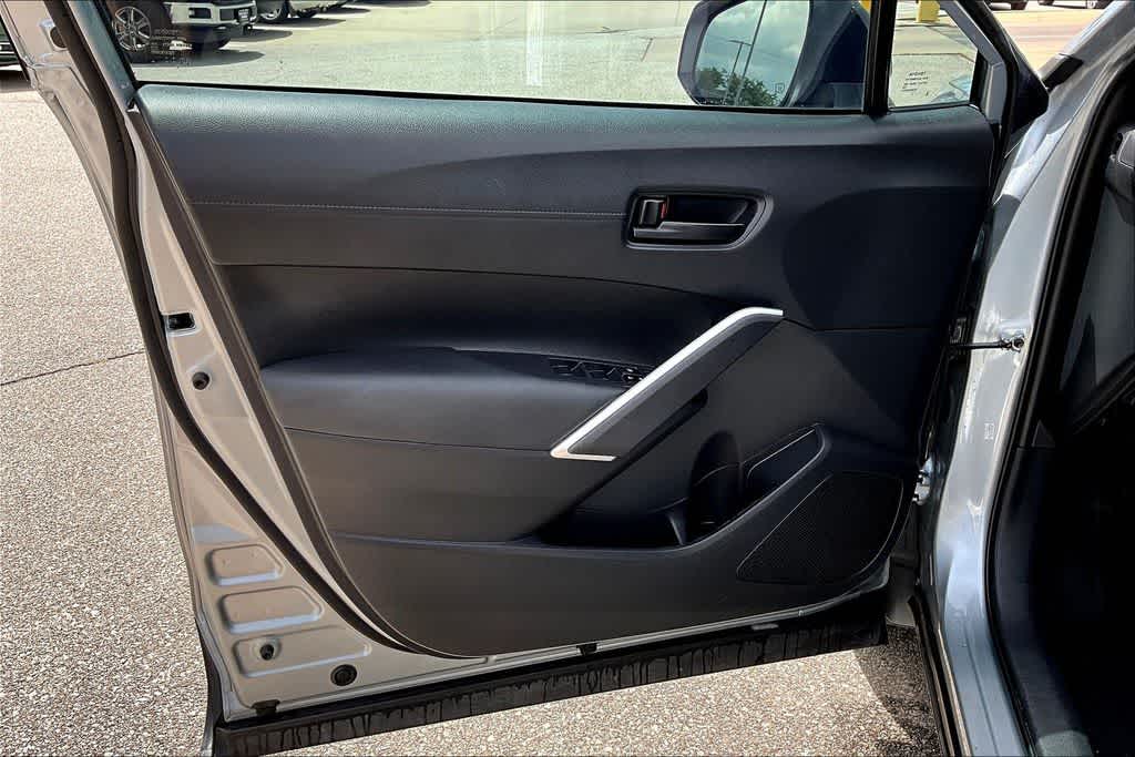 2024 Toyota Corolla Cross S - Photo 18