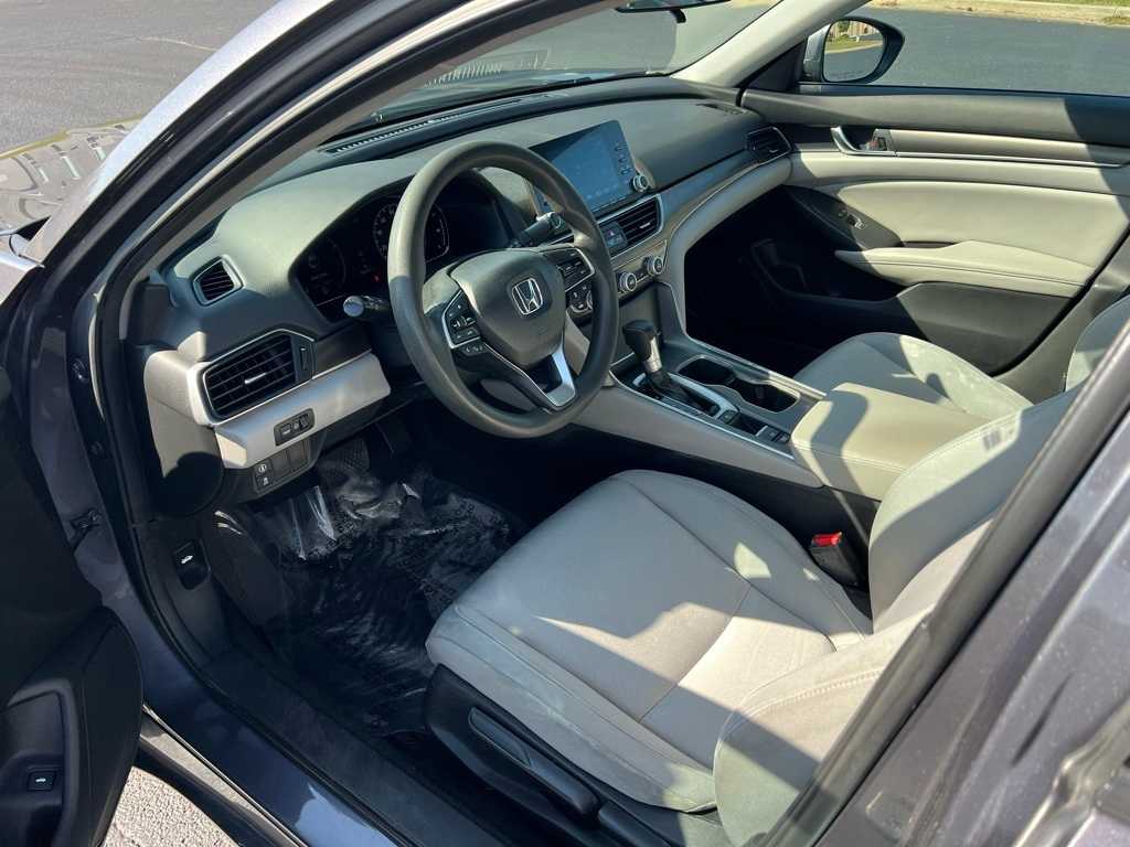 2019 Honda Accord LX 1.5T photo 2