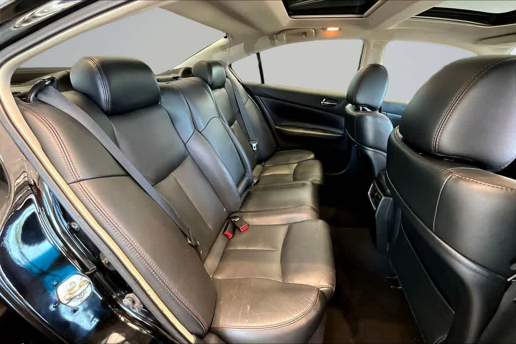 Thumbnail: 2012 Nissan Maxima - 28