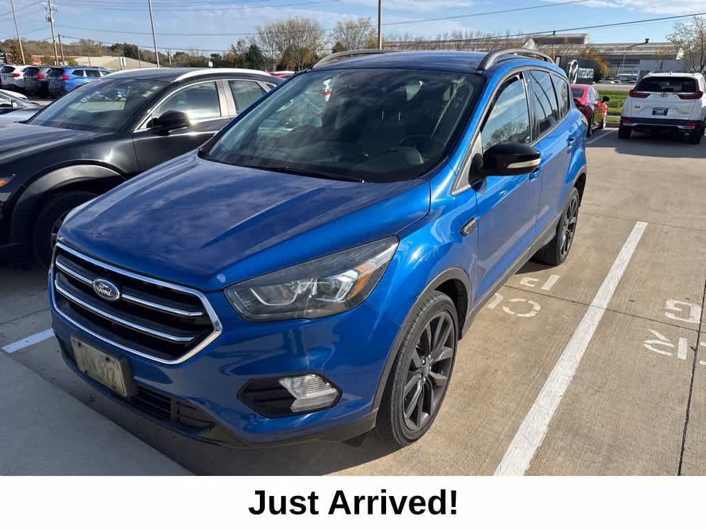 2017 Ford Escape Titanium 4WD photo