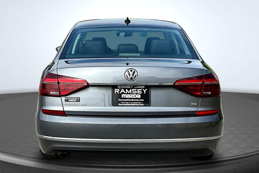 Thumbnail: 2018 Volkswagen Passat - 3