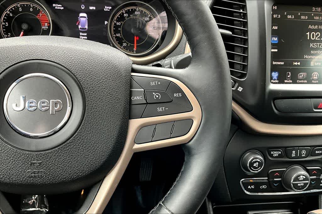 Thumbnail: 2017 Jeep Cherokee - 20