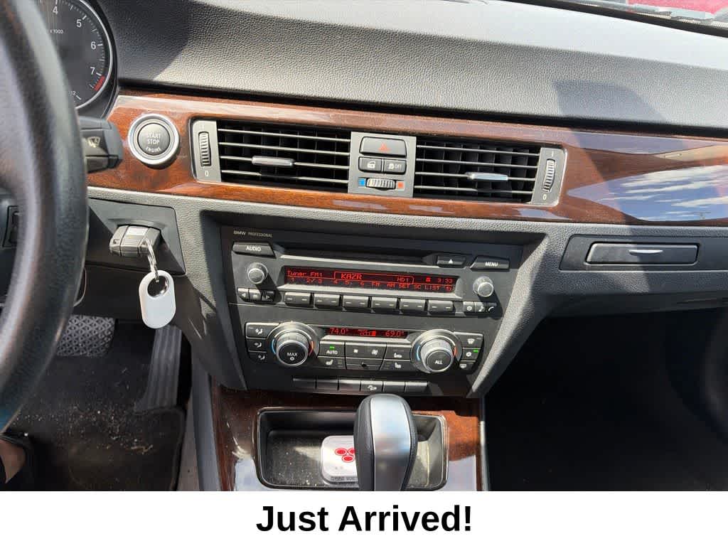 Thumbnail: 2011 BMW 3 Series - 9