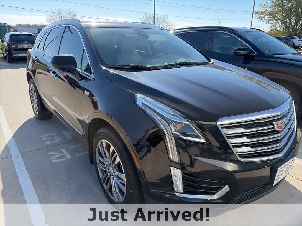 2017 Cadillac XT5 Premium Luxury photo 2