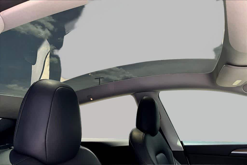 Thumbnail: 2023 Tesla Model Y - 17
