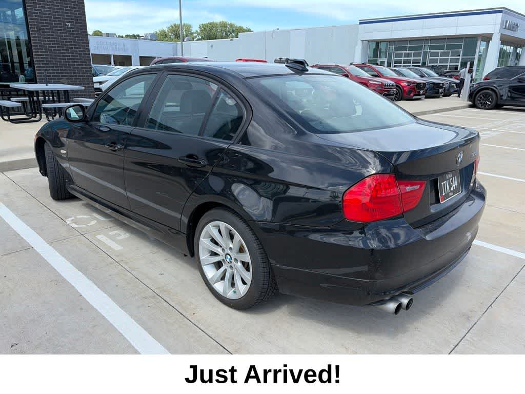 Thumbnail: 2011 BMW 3 Series - 4