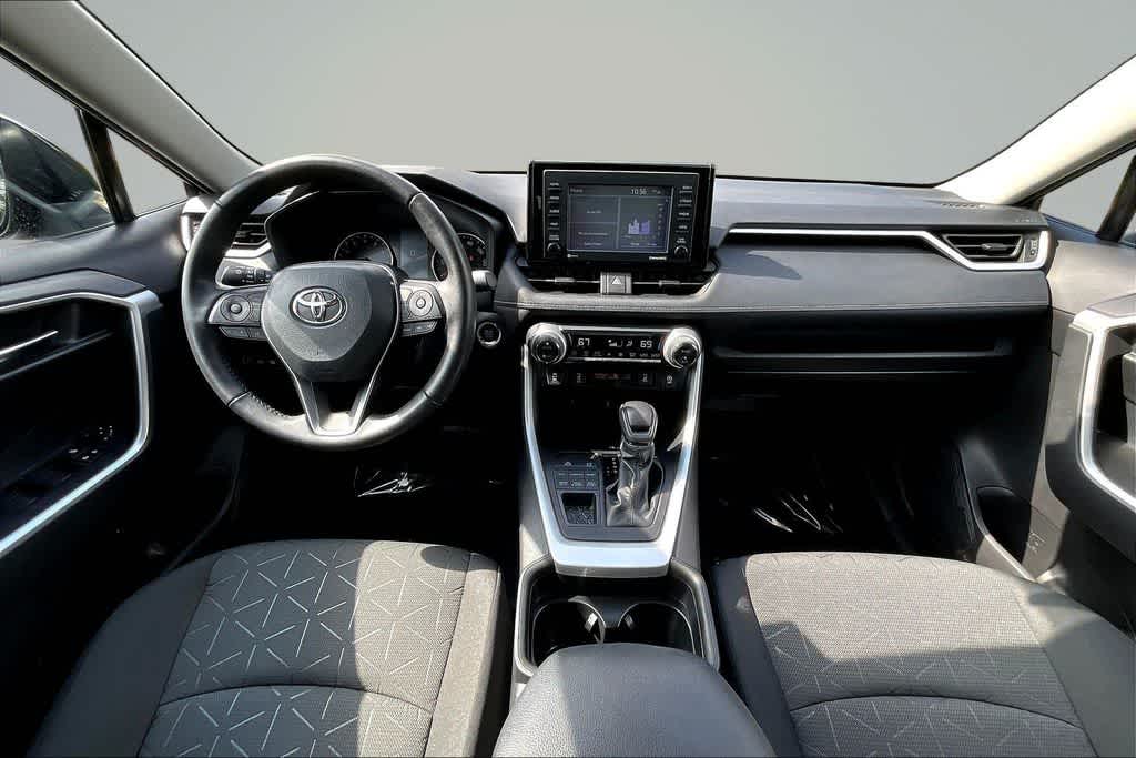 Thumbnail: 2021 Toyota RAV4 - 15