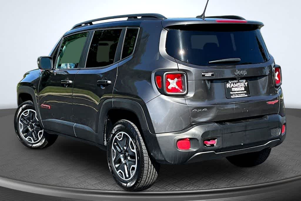 Thumbnail: 2017 Jeep Renegade - 10
