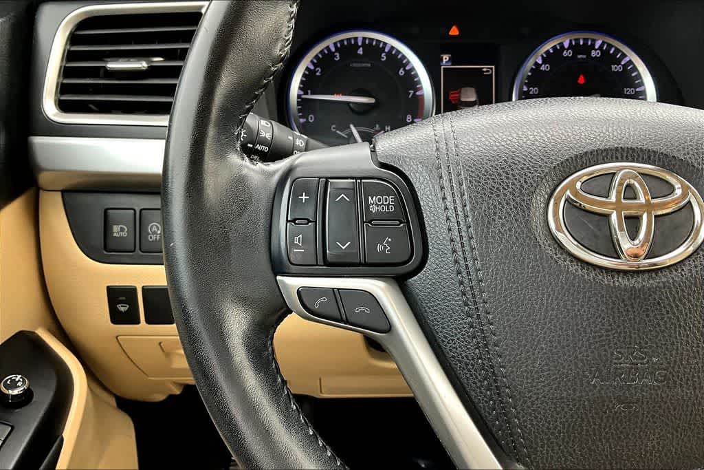 Thumbnail: 2018 Toyota Highlander - 20