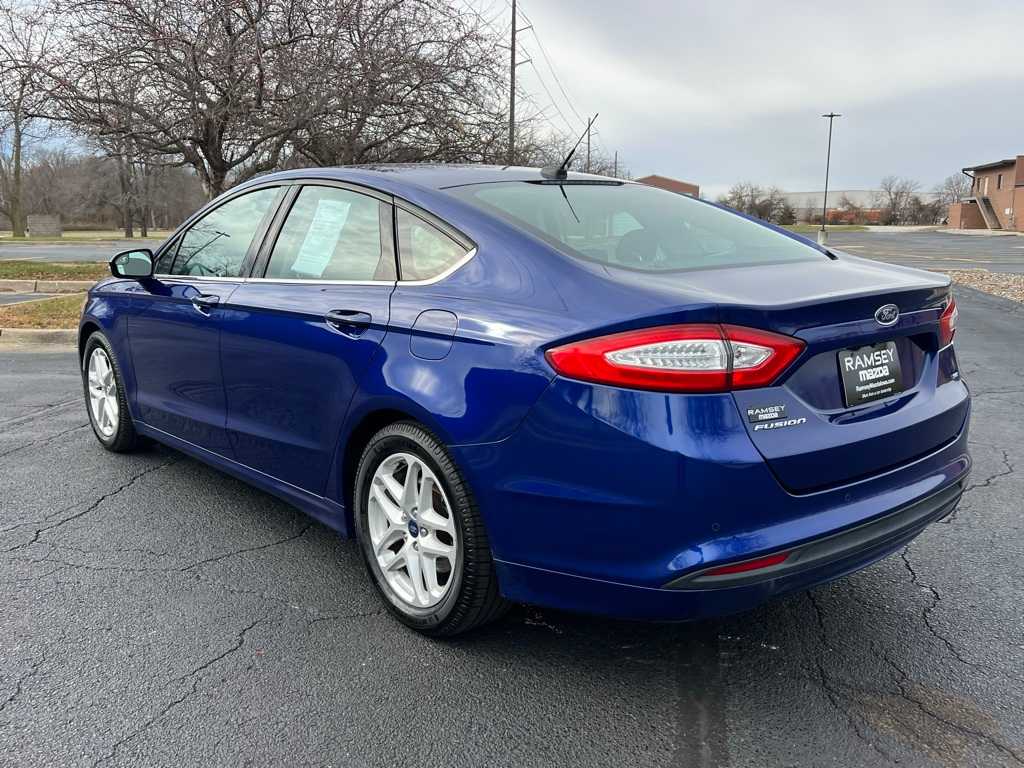 2016 Ford Fusion SE photo 4