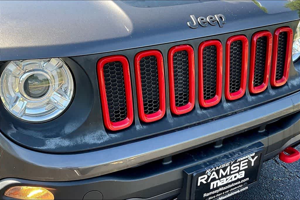 Thumbnail: 2017 Jeep Renegade - 28