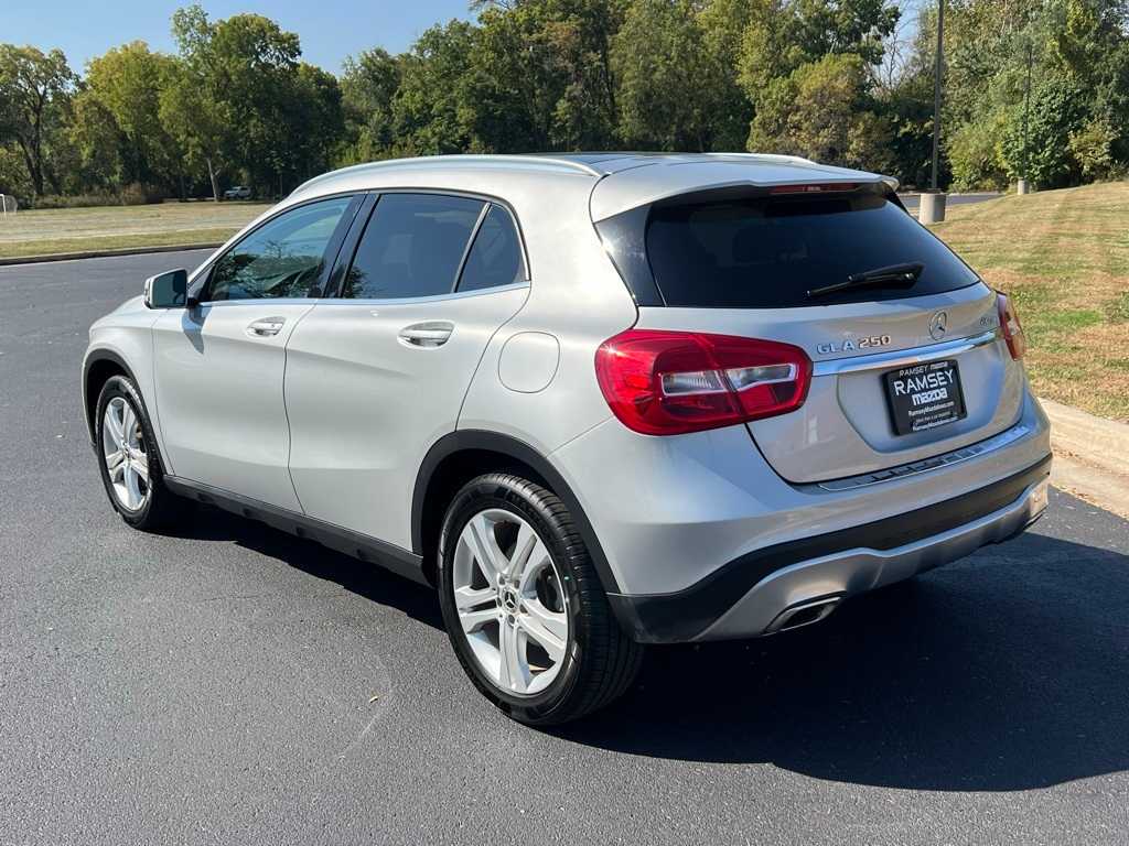 2018 Mercedes Benz GLA 250 photo 4