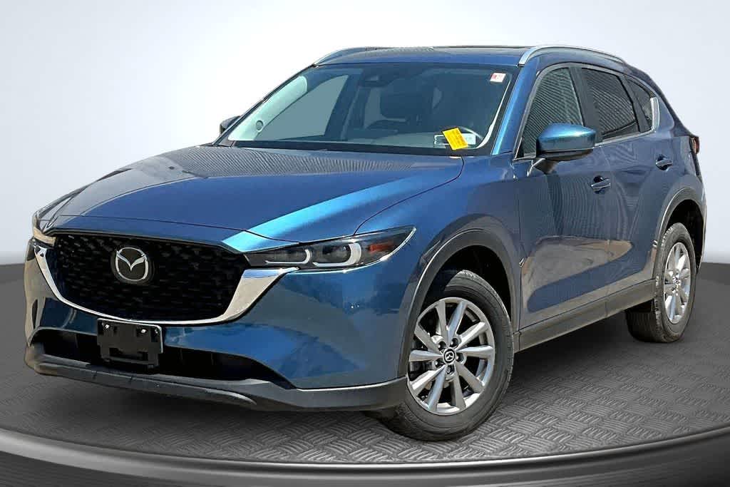 2022 Mazda CX-5 S Preferred package Auto AWD's photo