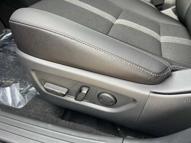 Thumbnail: 2025 Mazda CX-50 - 14