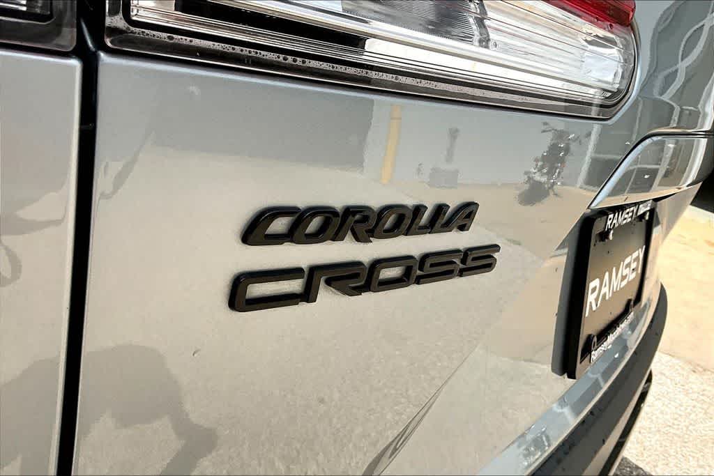 2024 Toyota Corolla Cross S - Photo 33