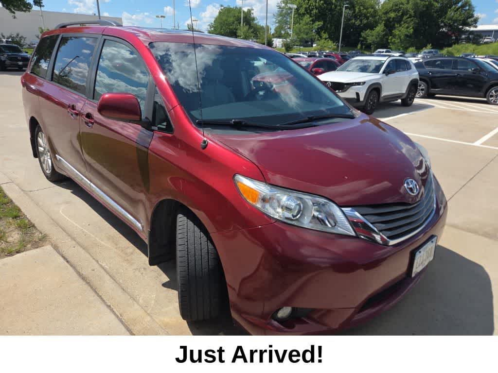 Used 2011 Toyota Sienna XLE with VIN 5TDDK3DCXBS021293 for sale in Urbandale, IA