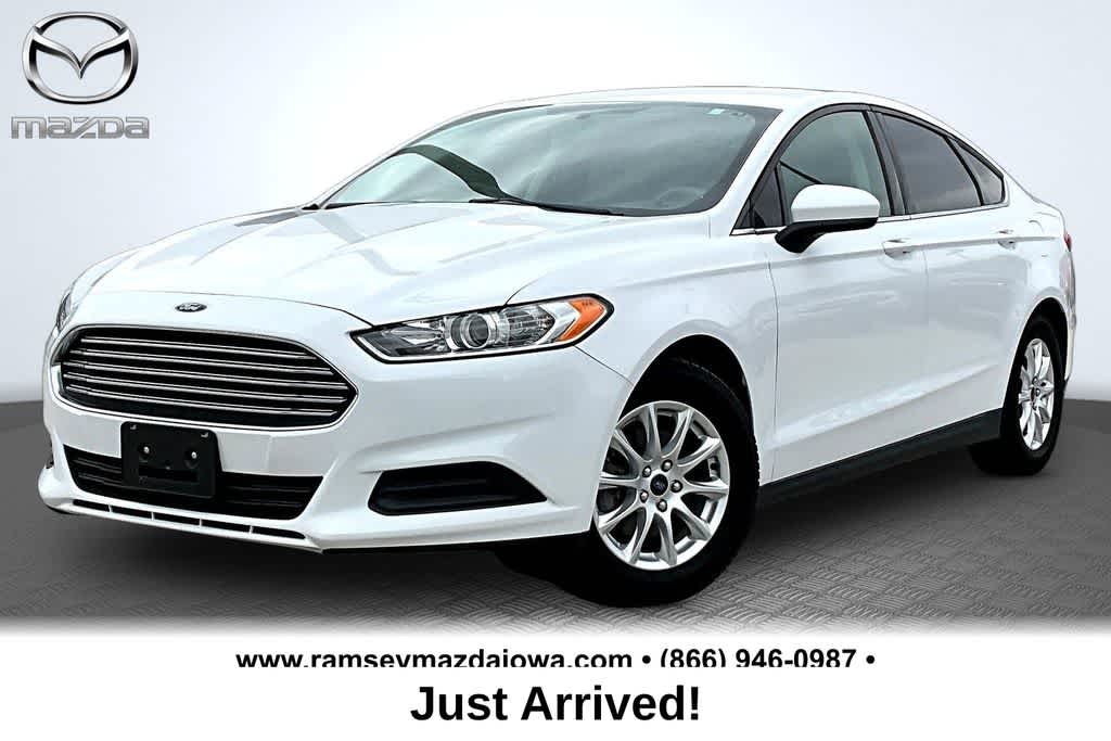2016 Ford Fusion S FWD's photo